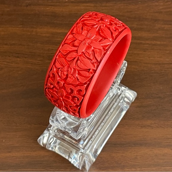 Faux cinnabar Bangle. - Picture 4 of 10
